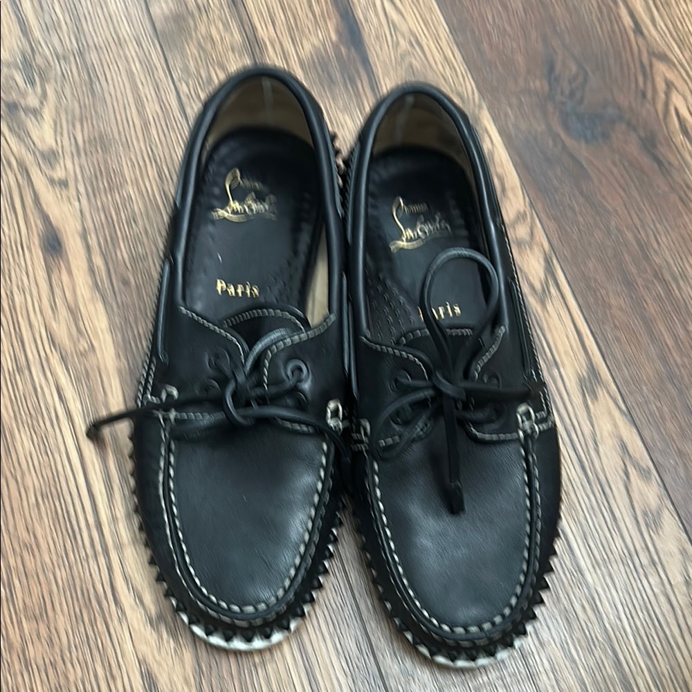 Christian Louboutin Black woman’s pre-loved shoes ❤️